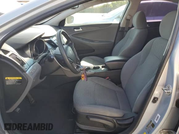 2013 Hyundai Sonata GLS z VIN 5NPEB4AC9DH549625, wystawiony jako Copart lot #85685555 z przebiegiem 171 437 mil mil oraz Szkoda całkowita • Salvage title. Historia ofert i sprzedaży dostępna na DreamBid. Obrazek 7.