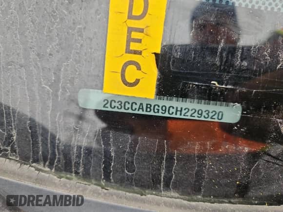 2012 Chrysler 300 S z VIN 2C3CCABG9CH229320, wystawiony jako Copart lot #71898595 z przebiegiem 144 952 mil mil oraz Czysty tytuł • Clean title. Historia ofert i sprzedaży dostępna na DreamBid. Obrazek 12.