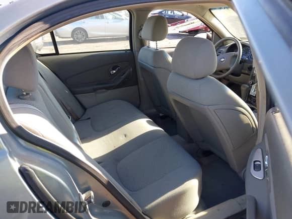 2007 Chevrolet Malibu 1FL с VIN 1G1ZS57F27F240188, выставлен на аукционе IAAI как лот 43580090 с пробегом 214 564 миль миль и . История ставок и продаж доступна на DreamBid. Изображение 8.