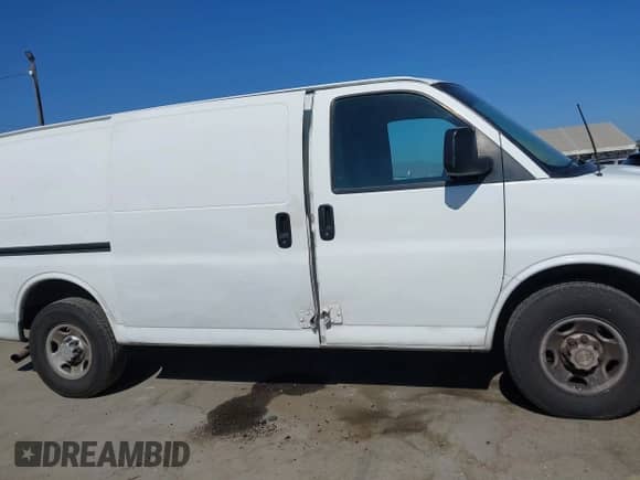2005 Chevrolet Express Cargo с VIN 1GCGG25V751250573, выставлен на аукционе IAAI как лот 42853424 с пробегом 289 330 миль миль и . История ставок и продаж доступна на DreamBid. Изображение 13.