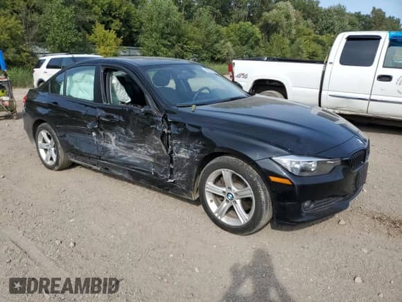 2015 BMW 3 Series 320i xDrive с VIN WBA3C3C57FK203068, выставлен на аукционе Copart как лот 80079605 с пробегом 36 199 миль миль и На запчасти • Non repairable. История ставок и продаж доступна на DreamBid. Изображение 4.