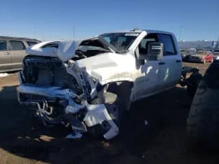 2023 Chevrolet Silverado 2500HD с VIN 1GB5YLE73PF187753, выставлен на аукционе Copart как лот 40631474 с пробегом Не указан миль и Списание • Salvage title. История ставок и продаж доступна на DreamBid. Изображение 1.