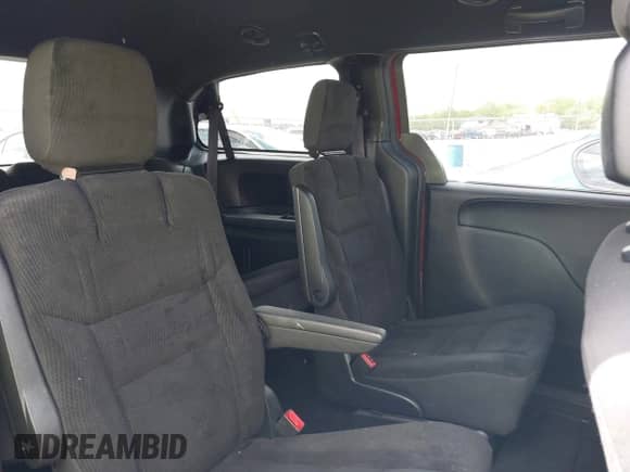 2019 Dodge Grand Caravan SE z VIN 2C4RDGBG1KR803438, wystawiony jako IAAI lot #42190748 z przebiegiem 84 070 mil mil oraz . Historia ofert i sprzedaży dostępna na DreamBid. Obrazek 8.