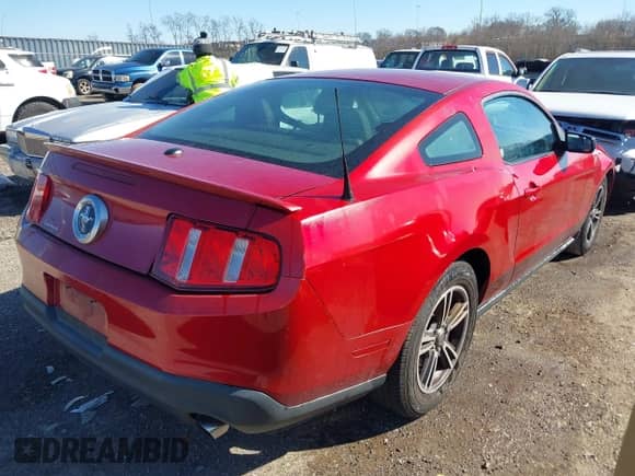 2012 Ford Mustang Premium с VIN 1ZVBP8AM0C5211028, выставлен на аукционе IAAI как лот 41751885 с пробегом 203 355 миль миль и . История ставок и продаж доступна на DreamBid. Изображение 4.