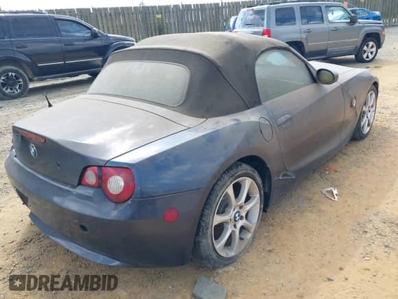 2003 BMW Z4 3.0i with VIN 4USBT53443LT24013, listed as a IAAI auction lot 42710062 with Not provided miles and . Bid and sale history available at DreamBid. Image 4.