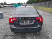 2013 Volvo S60 T5 с VIN YV1612FHXD2170399, выставлен на аукционе IAAI как лот 42923636 с пробегом Не указан миль и . История ставок и продаж доступна на DreamBid. Изображение 16.