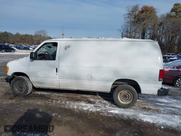 2006 Ford Econoline Cargo z VIN 1FTNE24WX6HB18195, wystawiony jako IAAI lot #41365791 z przebiegiem 127 759 mil mil oraz . Historia ofert i sprzedaży dostępna na DreamBid. Obrazek 14.