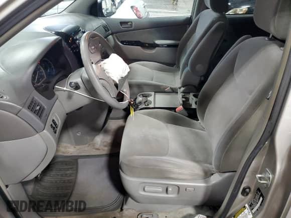 2005 Toyota Sienna LE with VIN 5TDBA23C55S042501, listed as a Copart auction lot 71744035 with 159,499 mi miles and Salvage title. Bid and sale history available at DreamBid. Image 7.