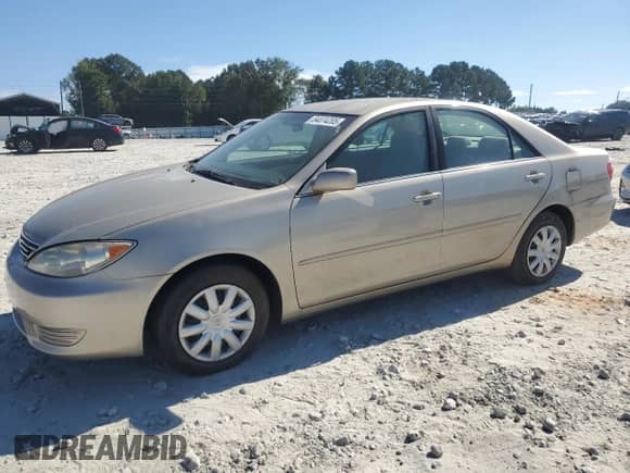 2006 Toyota Camry STD z VIN 4T1BE32K76U128906, wystawiony jako Copart lot #84074205 z przebiegiem 194 847 mil mil oraz Czysty tytuł • Clean title. Historia ofert i sprzedaży dostępna na DreamBid. Obrazek 1.