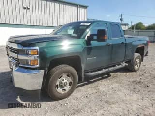 2015 Chevrolet Silverado 2500HD Work Truck z VIN 1GC2CUE8XFZ500998, wystawiony jako Copart lot #74423104 z przebiegiem 170 149 mil mil oraz Szkoda całkowita • Salvage title. Historia ofert i sprzedaży dostępna na DreamBid. Obrazek 1.