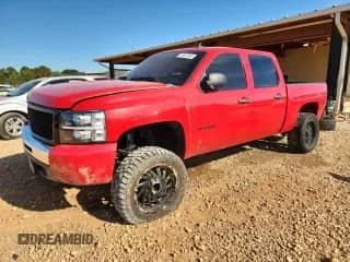 2011 Chevrolet Silverado 1500 LS z VIN 3GCPCREA4BG158206, wystawiony jako Copart lot #70651905 z przebiegiem 139 627 mil mil oraz Szkoda całkowita • Salvage title. Historia ofert i sprzedaży dostępna na DreamBid. Obrazek 1.