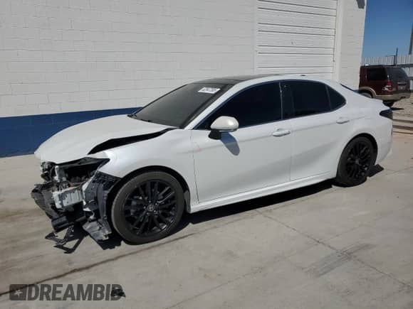 2022 Toyota Camry XSE with VIN 4T1K61BK8NU057425, listed as a Copart auction lot 62847395 with 73,198 mi miles and Salvage title. Bid and sale history available at DreamBid. Image 1.