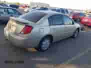 2005 Saturn ION ION 2 с VIN 1G8AZ52FX5Z120698, выставлен на аукционе IAAI как лот 42080869 с пробегом 221 656 миль миль и . История ставок и продаж доступна на DreamBid. Изображение 4.