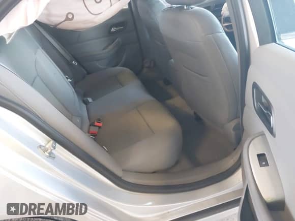 2014 Chevrolet Malibu LS с VIN 1G11B5SL0EF255909, выставлен на аукционе IAAI как лот 43043464 с пробегом Не указан миль и . История ставок и продаж доступна на DreamBid. Изображение 8.