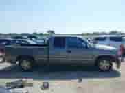 1999 Chevrolet Silverado 1500 LS z VIN 2GCEC19T4X1253725, wystawiony jako IAAI lot #43033823 z przebiegiem 381 140 mil mil oraz . Historia ofert i sprzedaży dostępna na DreamBid. Obrazek 13.