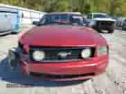 2005 Ford Mustang GT Deluxe с VIN 1ZVFT82H855218777, выставлен на аукционе Copart как лот 86161145 с пробегом 102 037 миль миль и Списание • Salvage title. История ставок и продаж доступна на DreamBid. Изображение 5.
