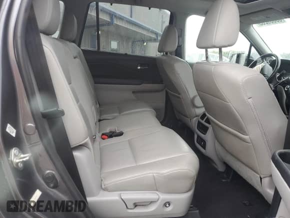 2016 Honda Pilot Touring z VIN 5FNYF6H96GB070170, wystawiony jako Copart lot #83809235 z przebiegiem 158 613 mil mil oraz Szkoda całkowita • Salvage title. Historia ofert i sprzedaży dostępna na DreamBid. Obrazek 10.