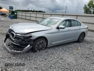 2019 BMW 5 Series 540i с VIN WBAJE5C57KWW40407, выставлен на аукционе Copart как лот 68782475 с пробегом Не указан миль и Списание • Salvage title. История ставок и продаж доступна на DreamBid. Изображение 1.