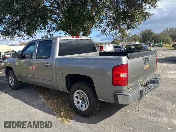 2013 Chevrolet Silverado 1500 LT z VIN 3GCPCSEA9DG215414, wystawiony jako Copart lot #87477564 z przebiegiem 230 812 mil mil oraz Czysty tytuł • Clean title. Historia ofert i sprzedaży dostępna na DreamBid. Obrazek 3.
