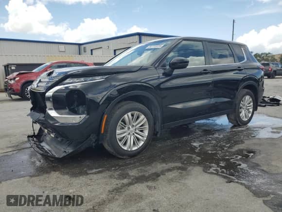 2024 Mitsubishi Outlander ES with VIN JA4J3UA81RZ073338, listed as a Copart auction lot 64772225 with 29,146 mi miles and Salvage title. Bid and sale history available at DreamBid. Image 1.