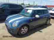2009 MINI Hardtop with VIN WMWMF33509TW78295, listed as a IAAI auction lot 42293731 with 105,109 mi miles and . Bid and sale history available at DreamBid. Image 2.