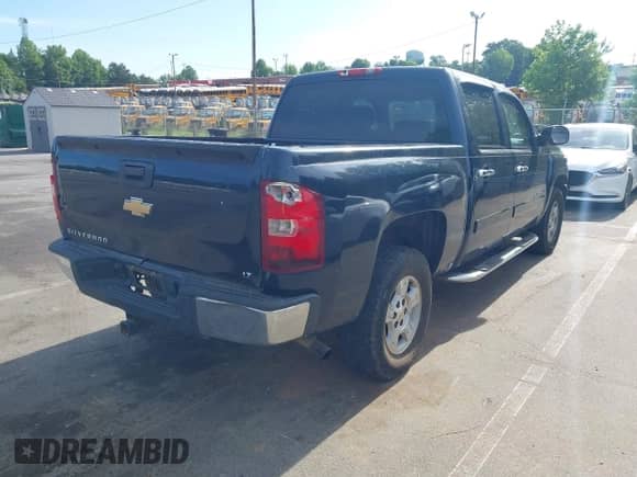 2007 Chevrolet Silverado 1500 1LT with VIN 2GCEC130771595295, listed as a IAAI auction lot 42298256 with 238,987 mi miles and . Bid and sale history available at DreamBid. Image 4.
