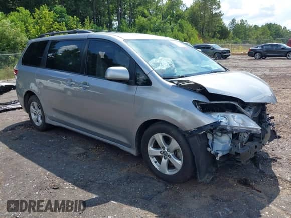 2018 Toyota Sienna LE Auto Access Seat с VIN 5TDKZ3DCXJS948439, выставлен на аукционе IAAI как лот 42860070 с пробегом 110 543 миль миль и . История ставок и продаж доступна на DreamBid. Изображение 1.