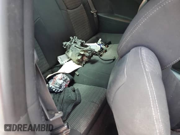 2015 Hyundai Genesis Coupe R-Spec z VIN KMHHU6KJ1FU122475, wystawiony jako Copart lot #51334305 z przebiegiem Nie podano mil oraz Nie do naprawy • Non repairable. Historia ofert i sprzedaży dostępna na DreamBid. Obrazek 10.