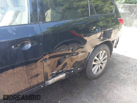 2014 Nissan Pathfinder SV with VIN 5N1AR2MM3EC696129, listed as a IAAI auction lot 42804579 with 113,387 mi miles and . Bid and sale history available at DreamBid. Image 6.