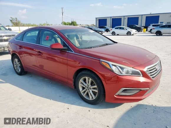 2016 Hyundai Sonata SE z VIN 5NPE24AF1GH334321, wystawiony jako Copart lot #69462965 z przebiegiem 129 464 mil mil oraz Szkoda całkowita • Salvage title. Historia ofert i sprzedaży dostępna na DreamBid. Obrazek 4.