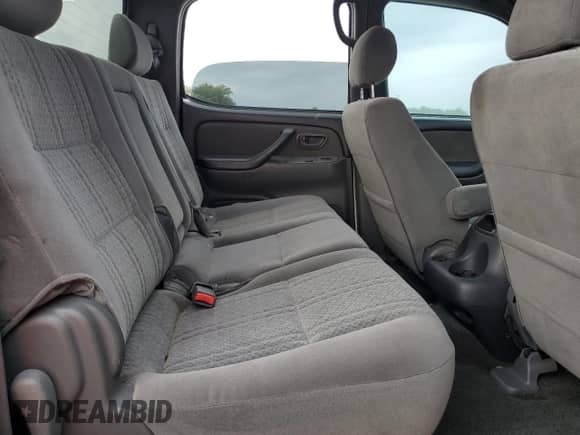 2006 Toyota Tundra SR5 z VIN 5TBET34146S544419, wystawiony jako Copart lot #71129965 z przebiegiem 148 612 mil mil oraz Czysty tytuł • Clean title. Historia ofert i sprzedaży dostępna na DreamBid. Obrazek 10.