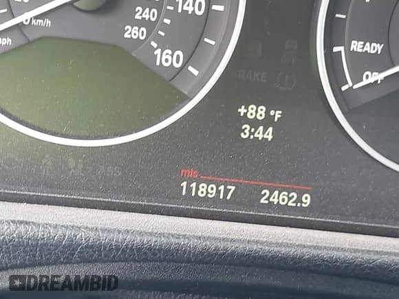 2013 BMW 3 Series 320i с VIN WBA3B1C54DF462873, выставлен на аукционе IAAI как лот 39931225 с пробегом 118 917 миль миль и . История ставок и продаж доступна на DreamBid. Изображение 7.