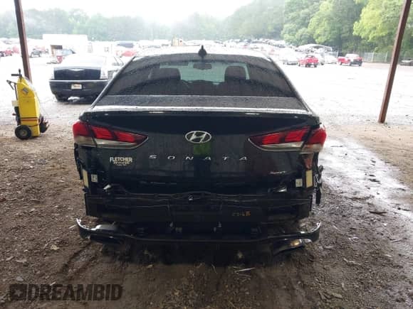 2018 Hyundai Sonata SEL с VIN 5NPE34AF7JH693113, выставлен на аукционе IAAI как лот 42354121 с пробегом 108 520 миль миль и . История ставок и продаж доступна на DreamBid. Изображение 17.