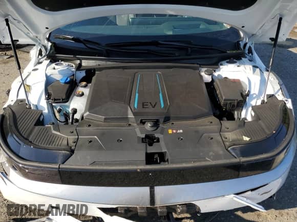 2024 Hyundai Ioniq 5 Limited с VIN KM8KRDDF1RU332647, выставлен на аукционе Copart как лот 80757645 с пробегом 4 765 миль миль и Списание • Salvage title. История ставок и продаж доступна на DreamBid. Изображение 12.