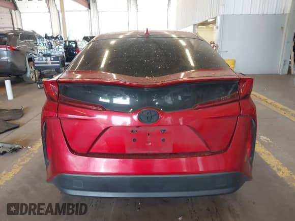 2018 Toyota Prius Plus z VIN JTDKARFP5J3077221, wystawiony jako IAAI lot #42544838 z przebiegiem 84 902 mil mil oraz . Historia ofert i sprzedaży dostępna na DreamBid. Obrazek 17.