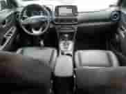 2021 Hyundai Kona Ultimate z VIN KM8K53A57MU644031, wystawiony jako Copart lot #69363535 z przebiegiem 60 943 mil mil oraz Szkoda całkowita • Salvage title. Historia ofert i sprzedaży dostępna na DreamBid. Obrazek 8.