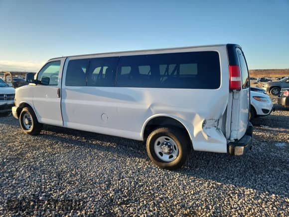 2013 Chevrolet Express Passenger LT с VIN 1GAZG1FAXD1109101, выставлен на аукционе Copart как лот 81935045 с пробегом 214 324 миль миль и Списание • Salvage title. История ставок и продаж доступна на DreamBid. Изображение 2.