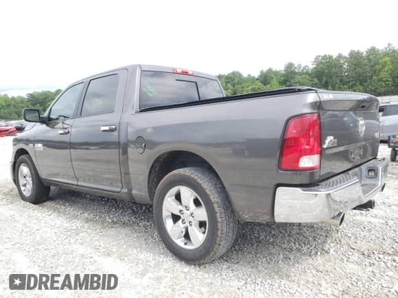 2017 Ram 1500 Big Horn z VIN 3C6RR6LT2HG668502, wystawiony jako Copart lot #61618155 z przebiegiem 137 152 mil mil oraz Szkoda całkowita • Salvage title. Historia ofert i sprzedaży dostępna na DreamBid. Obrazek 2.