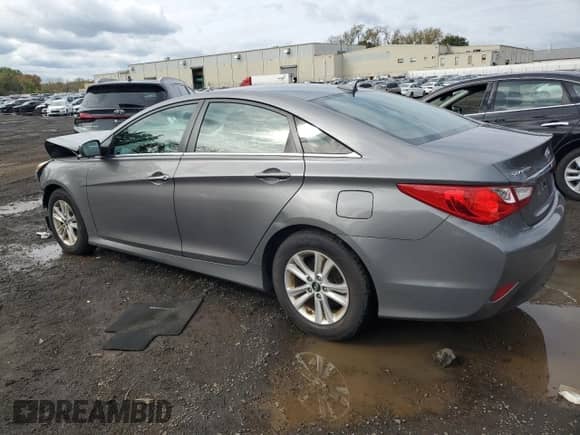 2014 Hyundai Sonata GLS z VIN 5NPEB4AC9EH942199, wystawiony jako Copart lot #86624615 z przebiegiem 87 566 mil mil oraz Szkoda całkowita • Salvage title. Historia ofert i sprzedaży dostępna na DreamBid. Obrazek 2.