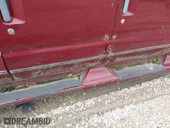 2003 Ford Econoline Cargo Recreational с VIN 1FDRE14L73HB65838, выставлен на аукционе IAAI как лот 42321796 с пробегом 101 514 миль миль и . История ставок и продаж доступна на DreamBid. Изображение 13.