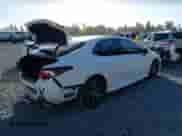 2021 Toyota Camry SE z VIN 4T1G11AK1MU426730, wystawiony jako IAAI lot #43400535 z przebiegiem 83 817 mil mil oraz . Historia ofert i sprzedaży dostępna na DreamBid. Obrazek 4.