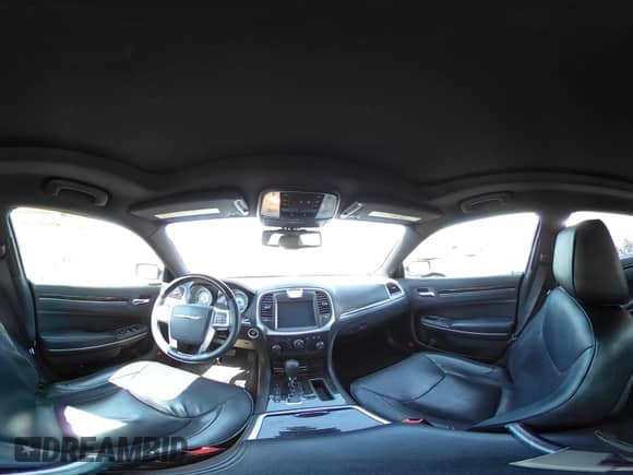 2013 Chrysler 300 C с VIN 2C3CCAET1DH507346, выставлен на аукционе IAAI как лот 42421323 с пробегом 143 269 миль миль и . История ставок и продаж доступна на DreamBid. Изображение 18.