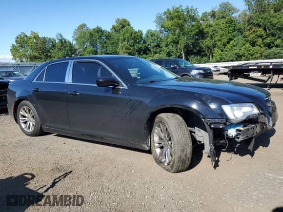 2017 Chrysler 300 Limited с VIN 2C3CCAAG2HH521688, выставлен на аукционе Copart как лот 69904475 с пробегом 124 945 миль миль и Списание • Salvage title. История ставок и продаж доступна на DreamBid. Изображение 4.