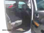 2015 Chevrolet Silverado 2500HD LTZ z VIN 1GC1CWEG9FF126514, wystawiony jako IAAI lot #41897687 z przebiegiem 207 231 mil mil oraz . Historia ofert i sprzedaży dostępna na DreamBid. Obrazek 8.