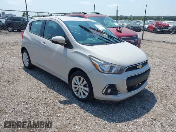 2016 Chevrolet Spark LT z VIN KL8CD6SA7GC609131, wystawiony jako IAAI lot #42955151 z przebiegiem 137 935 mil mil oraz . Historia ofert i sprzedaży dostępna na DreamBid. Obrazek 1.