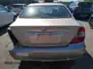 2003 Toyota Camry LE z VIN 4T1BE32K73U233201, wystawiony jako Copart lot #84635075 z przebiegiem 279 555 mil mil oraz Czysty tytuł • Clean title. Historia ofert i sprzedaży dostępna na DreamBid. Obrazek 6.