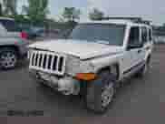 2006 Jeep Commander z VIN 1J8HG48N16C212153, wystawiony jako IAAI lot #42829776 z przebiegiem 123 609 mil mil oraz . Historia ofert i sprzedaży dostępna na DreamBid. Obrazek 2.