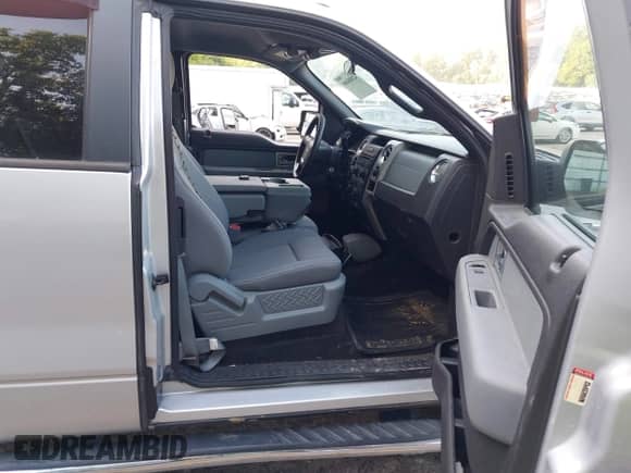 2011 Ford F-150 XL с VIN 1FTVX1EF6BKD06759, выставлен на аукционе IAAI как лот 42888400 с пробегом 87 819 миль миль и . История ставок и продаж доступна на DreamBid. Изображение 5.