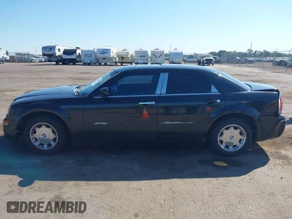 2005 Chrysler 300 Touring с VIN 2C3JA53G75H632198, выставлен на аукционе IAAI как лот 43226874 с пробегом 198 282 миль миль и . История ставок и продаж доступна на DreamBid. Изображение 15.