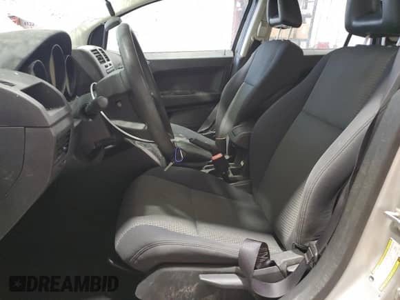 2008 Dodge Caliber SXT z VIN 1B3HB48B28D747485, wystawiony jako Copart lot #61146155 z przebiegiem 114 408 mil mil oraz Czysty tytuł • Clean title. Historia ofert i sprzedaży dostępna na DreamBid. Obrazek 7.